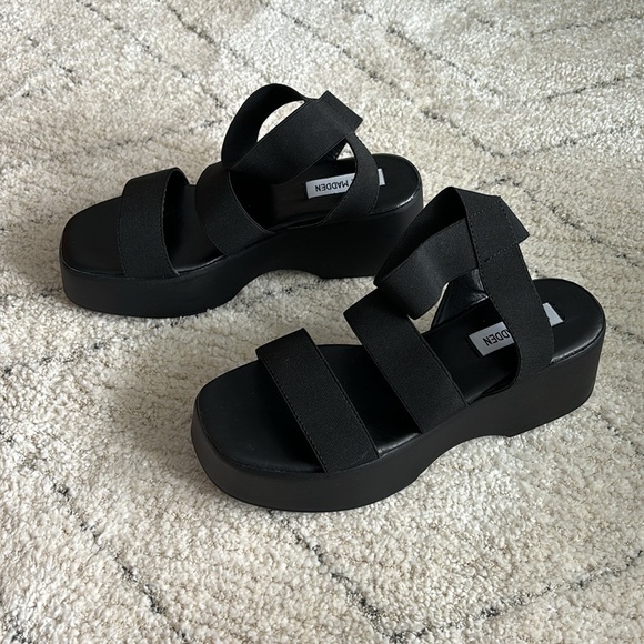 NWT Steve Madden Wedge Sandal Black 7.5 - Picture 3 of 6